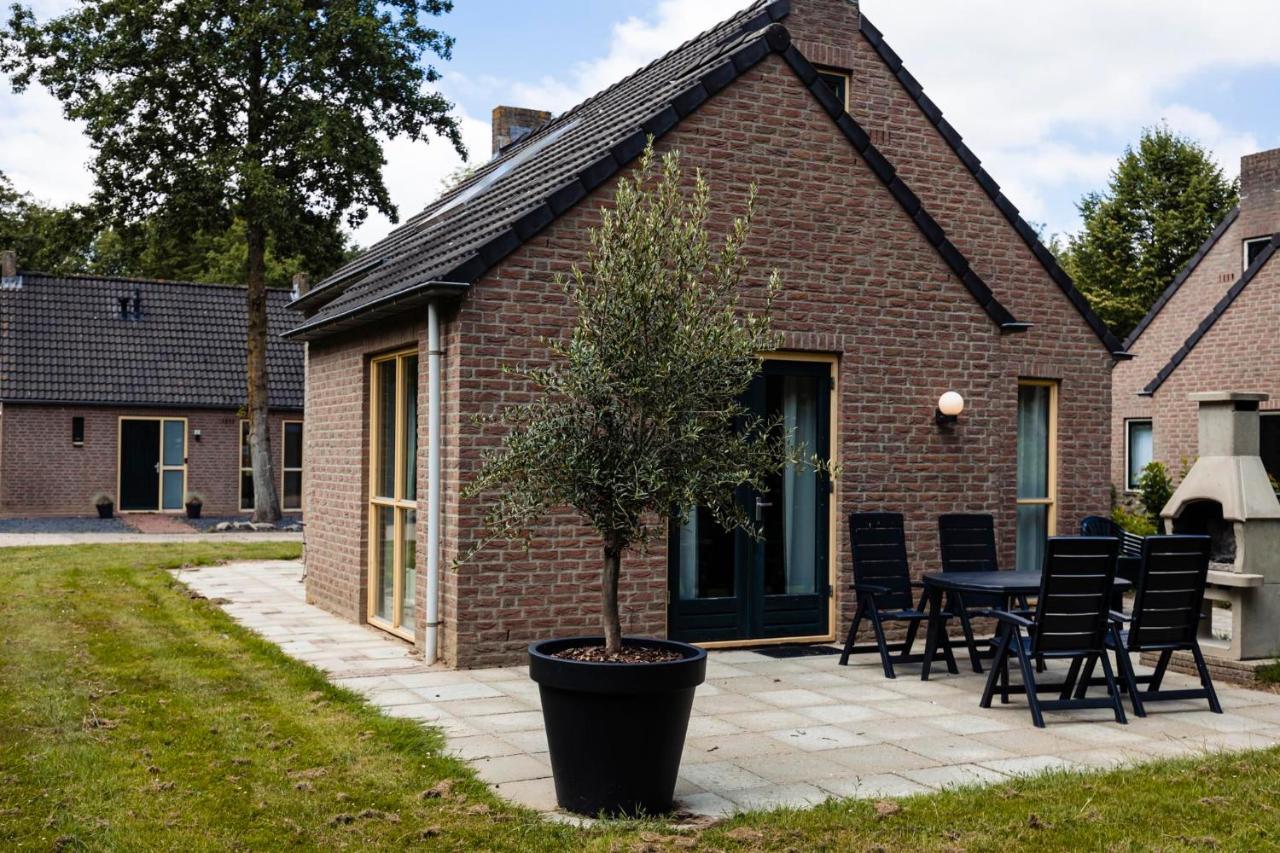 Hotel Vakantiepark 'T Broeckhuys à Ewijk Extérieur photo