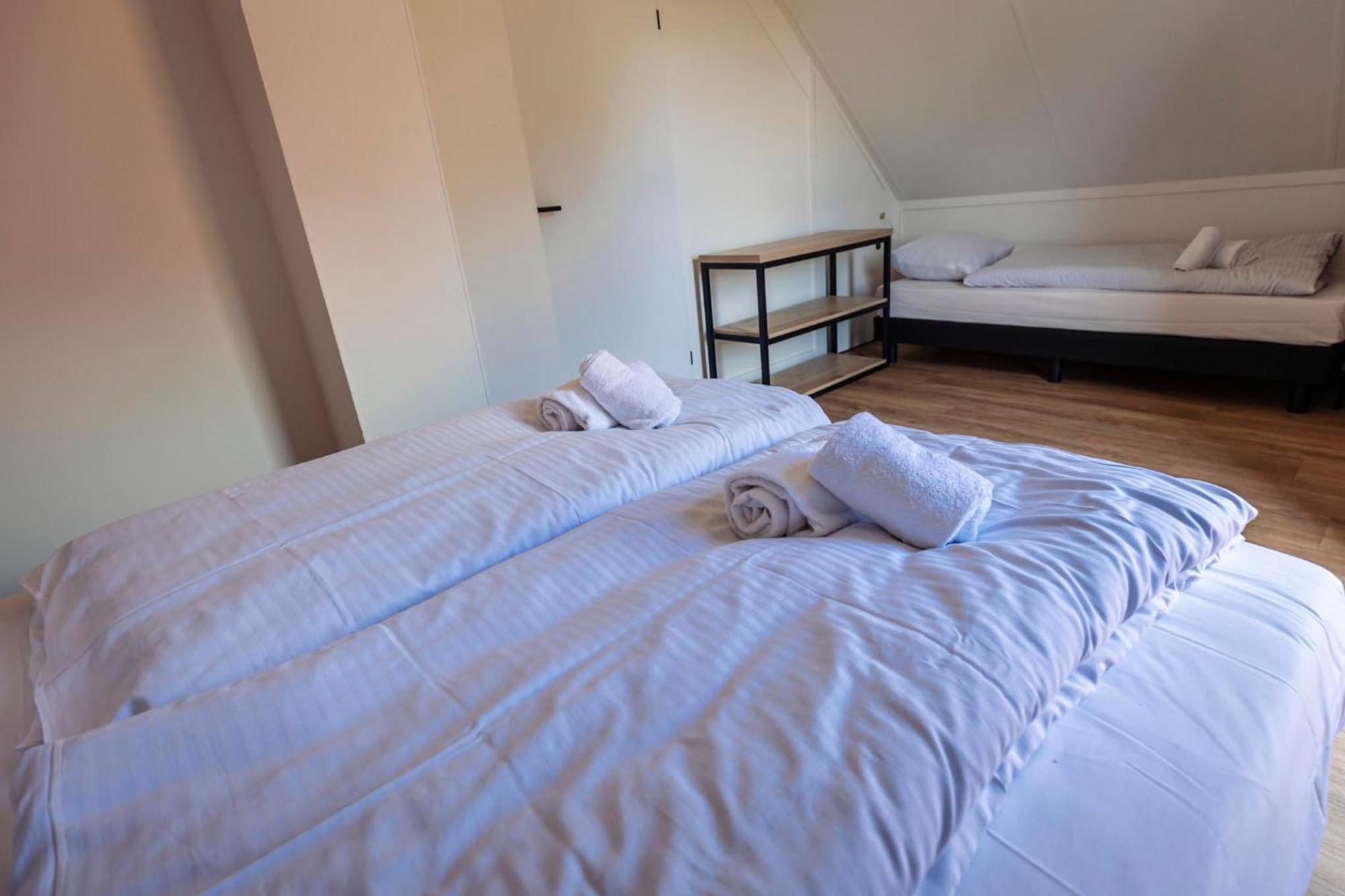 Hotel Vakantiepark 'T Broeckhuys à Ewijk Chambre photo